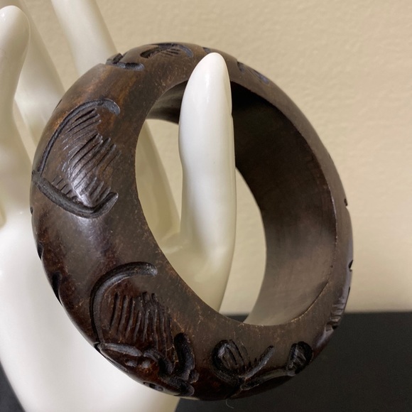 Vintage boho ethnic chunky carved wood bangle bracelet - Picture 1 of 8